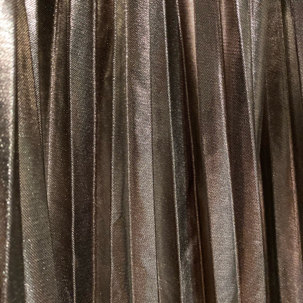 🌻Shimmer pleated shirt - Picture 3 of 5